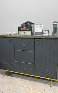 کنسول و کمد