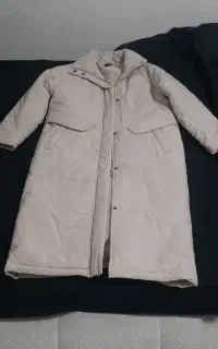 کاپشن و چند دست لباس دخترانه نو و استفاده نشده