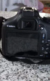 دوربین کنون ۱۳۰۰dبسیارتمیزوکم کار