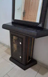 آیینه و کنسول