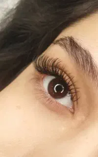 اکستنشن و کاشت مژه و لیفت ابرو و مژه