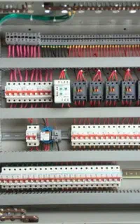 گروه برق و صنعت تلاش