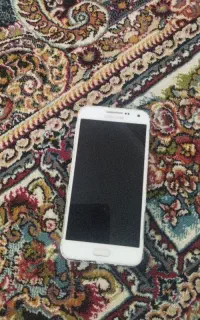 گوشی سامسونگ e5