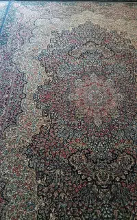 فرش سرمه‌ای رنگ زیبا وسالم