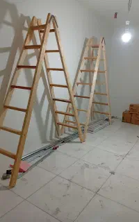 نردبان چوبی