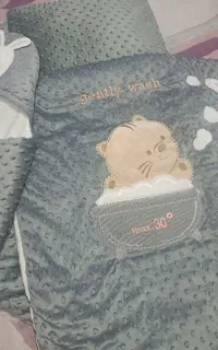 سرویس خواب نوزاد مناسب فصل مخمل توپی برجسته ۴ تکه