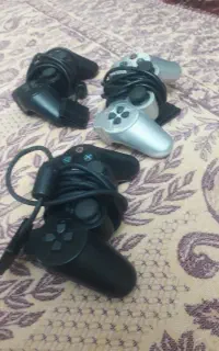 سه عدد دسته سونی ۲