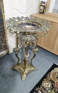 میوه خوری پایه دار برنز