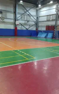 بازیکن فوتسال دوشنبه ها(سالن الزهرا ایرانشهر)