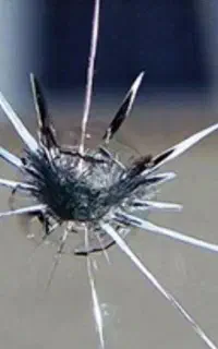 ترمیم تخصصی شکستگی شیشه خودرو یزد با اشعهUV