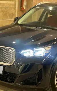 بی ام و Ix1 2025 کربن بلک