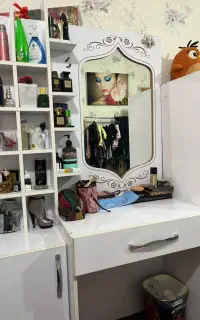 کمد ۴ کشابی میز آرایش  دو عدد بوفه ۴ طبقه