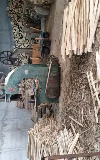 کار در کارگاه پالت سازی