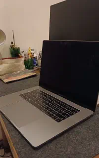 MacBook Pro 15-inch 2019 Core i7 رم 16GB