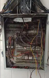 برقکار صنعتی برق کار ساختمانی ژنراتور موتور برق