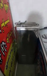آبسردکن و صندلی