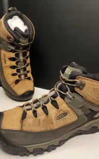 کفش کوهنوردی و ترکینگ Keen سایز ۴۳