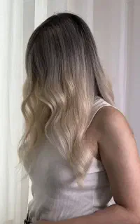 خدمات  رنگ مو ،کراتین،میکاپ،شنیون،اصلاح ابرو