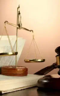 وکیل و مشاور حقوقی