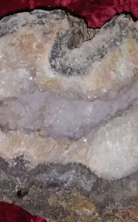 سنگ آمیتیست