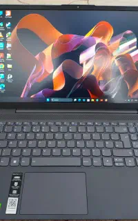 لپ‌تاپ فوق تمیز Lenovo ideaPad 5 لا زرورقی
