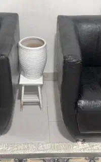 دوعدد مبل راحتی چرم