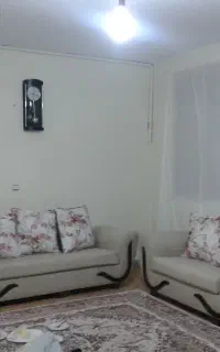 یک دست مبل یک عدد میز تی وی یک عدد کمد وجاکفشی و..