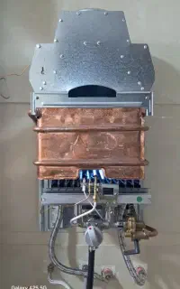تعمیرکار تعمیرات تخصصی انواع آبگرمکن دیواری