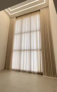 پرده ویلا مینیمال و ارتفاع بلند پانچ و پذیرایی