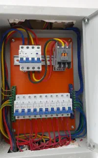 برقکار ساختمانی (شبانه‌ روز)