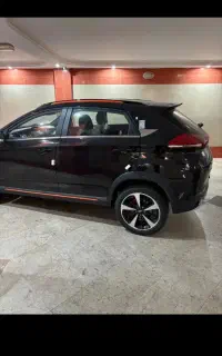 فروش یک دستگاه اتومبیل X33 CROSE