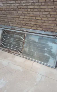 درب سه لنگه بدون چارچوب