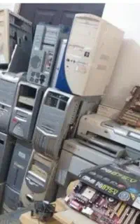 کیس و مانیتور کهنه خراب