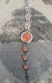 ساعت نگین دار