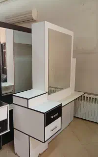 آینه آرایشگاه