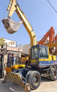 بیل مکانیکی لاستیکی