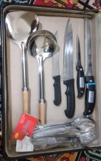 تعدادی وسیله آشپزخانه