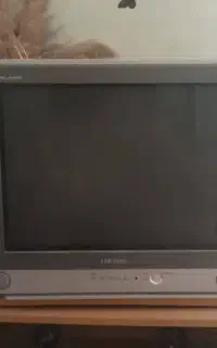 تلویزیون سامسونگ ۲۱ اینچ