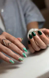 خدمات ناخن و مژه نگین به صورت تخصصی