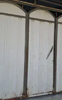 درب حیات یا پارکینگ هم نفرو هست هم پارکینگ