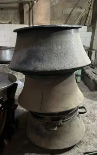 دیگ کسی قدیمی