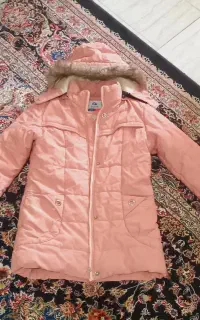 چند تا لباس و کفش زنانه و بچگانه