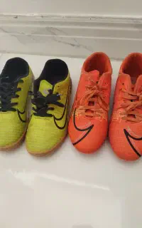 دو جفت کفش ورزشی سایز ۳۸و۳۹جفتی پانصد هزارتومان