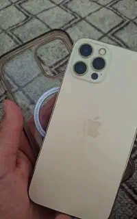 ایفون 12 پرو رنگ گلد