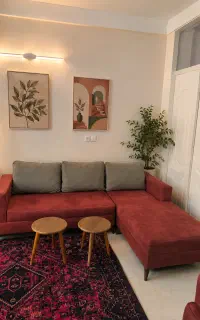 مبل ال بسیار نو و خوشرنگ+میزعسلی