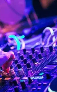 (Dj)دیجی خانم و اقا