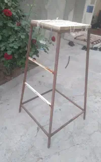 چهار پایه فلزی پروفیل خالص