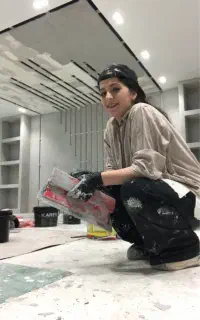 مجری تخصصی پتینه‌،میکروسمنت‌،نقاشی‌دیواری و سقفی
