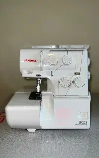 چرخ خیاطی سردوز ژانومه JH203