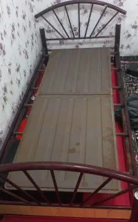 تخت تک نفره فلزی